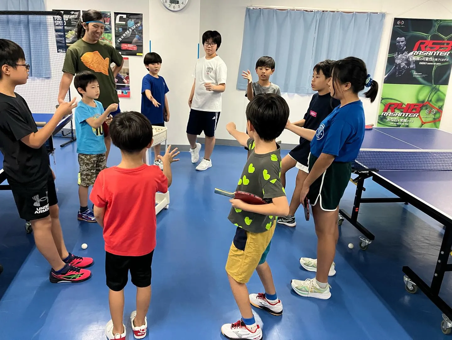 荒川区でお子様の卓球教室をお探しなら、ぜひ町屋卓球場にお越し...